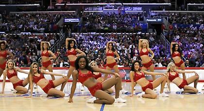 Οι πιο σέξι τσιρλίντερ είναι των Κλίπερς (pics)