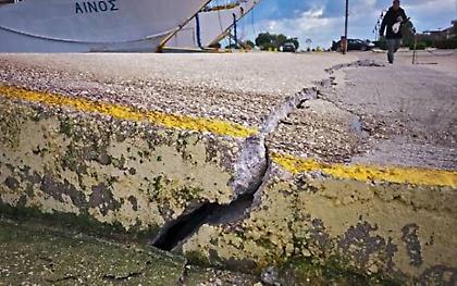 Αποκατάσταση των ζημιών στο λιμάνι Αργοστολίου