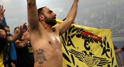 «Τρελάθηκε» ο Μπακαούκας (pics)