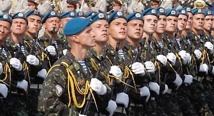 Η Ουκρανία αποσύρει το στρατό της από την Κριμαία