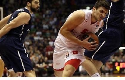 Έβαλε το καλό… κοστούμι στο τέταρτο