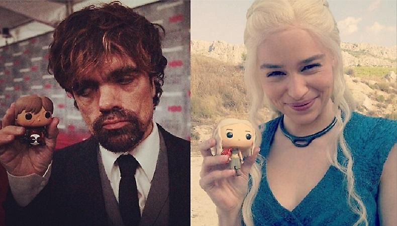 Οι ηθοποιοί του Game of Thrones ποζάρουν με τις μινιατούρες τους