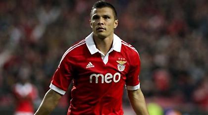 Λίμα-ραν τα νύχια τους