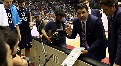 Νίκη με άγχος για Εφές