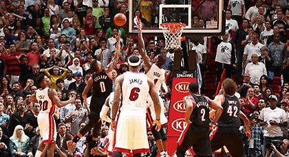 Λεμπρόν και μέσα, Μπος και έξω