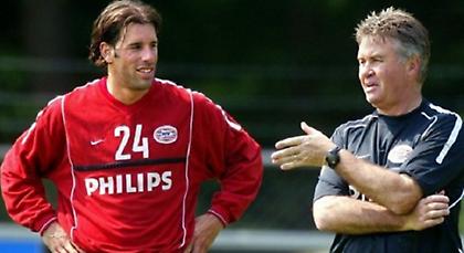 Χίντινκ με Φαν Νίστελροϊ στον πάγκο της Ολλανδίας