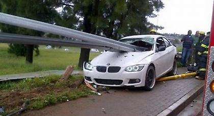 Σοκαριστικό τροχαίο ποδοσφαιριστή (pics)