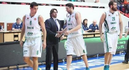 Ημιτελικά δια περιπάτου η Ούνιξ