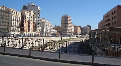 Ηλιόλουστη υποδοχή στη Μάλαγα