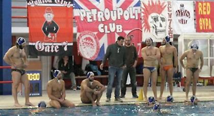 Δεν μπαίνει στο καράβι για Χίο το Αργοστόλι