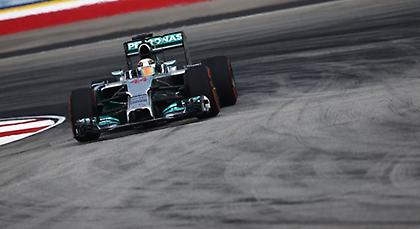 Πρωτιά για Χάμιλτον