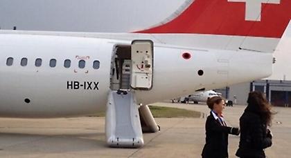 Σοκ σε αεροδρόμιο του Λονδίνου: Εξερράγη κινητήρας αεροσκάφους