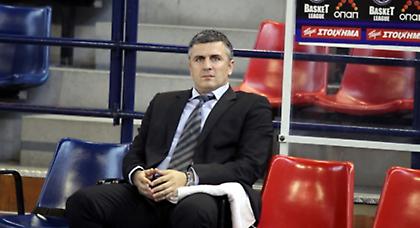 «Ίσως είναι καλύτερα να παίζουμε εκτός έδρας…»