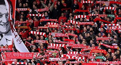 Καζούρα και στο… Λίβερπουλ για Μόγιες (pics)