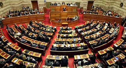 Άγριο ξύλο στη Βουλή μεταξύ Χρυσαυγιτών και υιού Μπαλτάκου