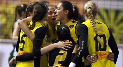 «Καθάρισε» Παναθηναϊκό και βλέπει τελικούς η ΑΕΚ