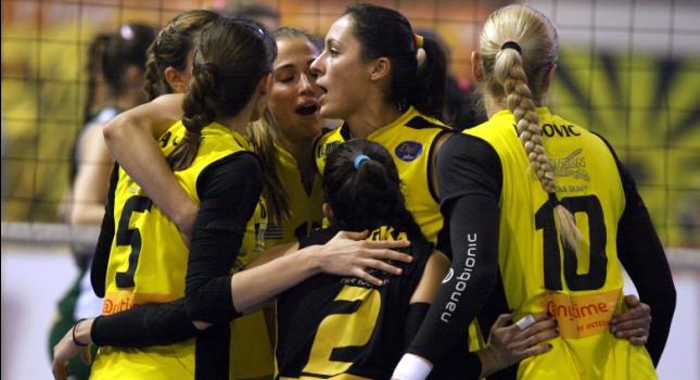 «Καθάρισε» Παναθηναϊκό και βλέπει τελικούς η ΑΕΚ