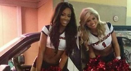 Οι σέξι τσιρλίντερ και ο ταύρος…