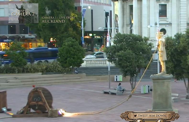 Ας ρίξουμε όλοι μαζί κάτω το άγαλμα του Τζόφρι