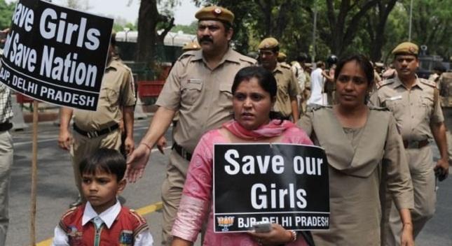 Καταδικάστηκαν για ομαδικό βιασμό 18 χρόνια μετά