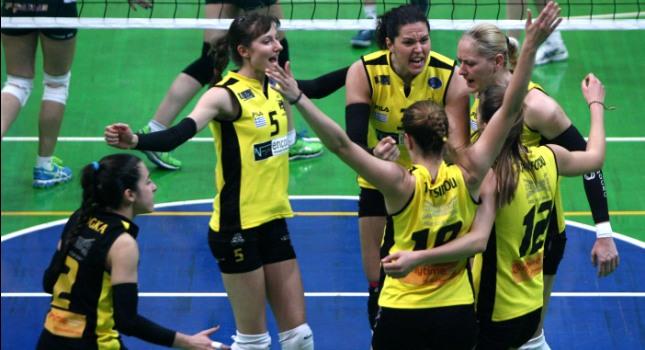 «Διέλυσε» Παναθηναϊκό και… έφυγε για τίτλο η ΑΕΚ