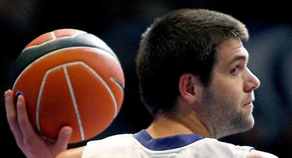 Ρέγες: «Το ίδιο για μας Ολυμπιακός και Παναθηναϊκός»