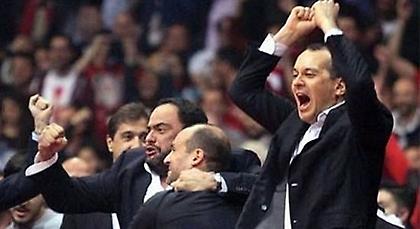 Οι πανηγυρισμοί του ποδοσφαιρικού Ολυμπιακού για το μπάσκετ (pics)