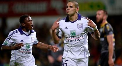 «Κολλάει» στην κορυφή