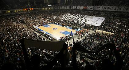 Ο κόσμος τους ήταν εκεί