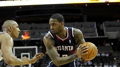 Στους Ρόκετς ο Τζος Πάουελ!