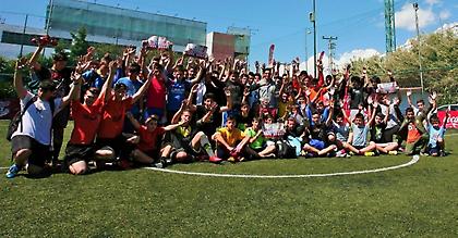 Σπουδαία μπάλα παρέα με το Νίκο Βέργο, στο Ρέντη