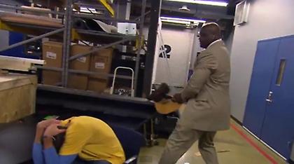 Ο Σακίλ… τα σπάει (video)