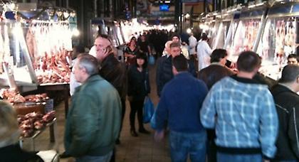 «Όλοι φεύγουν με μισοάδειες σακουλίτσες»