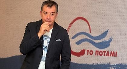 Οι Financial Times αναλύουν το dress code του Θεοδωράκη!