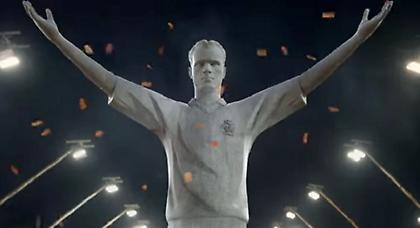 Η Ολλανδία «εισβάλλει» στο καρναβάλι (video)