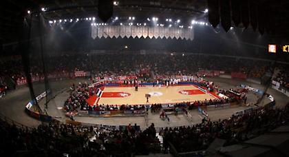 «Πληρώνει» τις… κροτίδες ο Ολυμπιακός