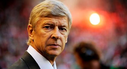 Ο Βενγκέρ στηρίζει τον Μόγες