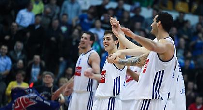 Κούπα με show Σάριτς για Τσιμπόνα