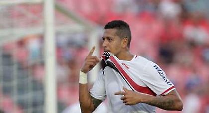 Μόνη πρώτη η Φλου