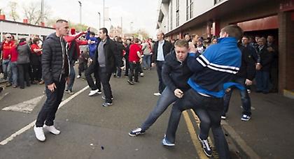 Έπεσε ξύλο έξω από το «Άνφιλντ»