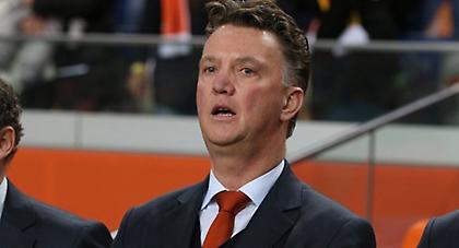 Δεν παίζει μόνος του ο Φαν Χάαλ