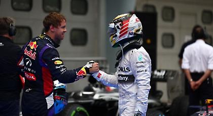 Χάμιλτον: «Τώρα ο Φέτελ πρέπει να δείξει ότι είναι ηγέτης»