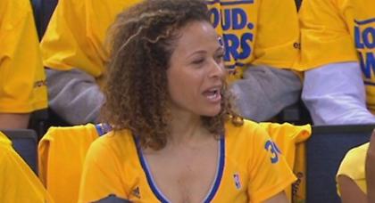 Σούπερ ο γιος, σούπερ και η μαμά Κάρι