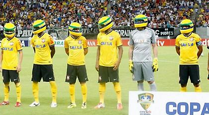 Οι παίκτες της Κορίνθιανς τίμησαν τον Σένα