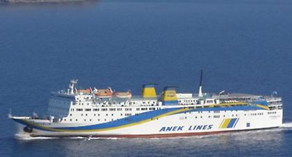 Εξω από τη Σαντορίνη έχει προσαράξει το «Πρέβελης» με 190 επιβάτες