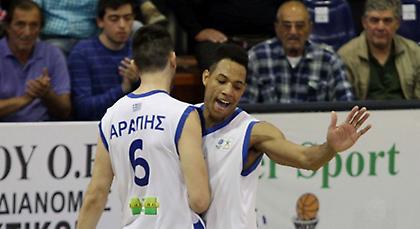 Έχασε, αλλά δεν έπεσε