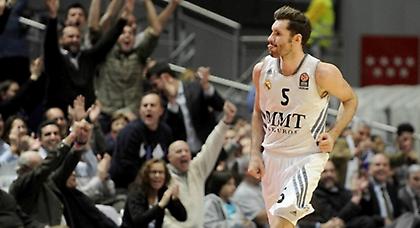 Βήμα πρωτιάς με show Ρούντι