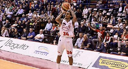 Ασταμάτητη η Αρμάνι, κερδισμένη η Σιένα