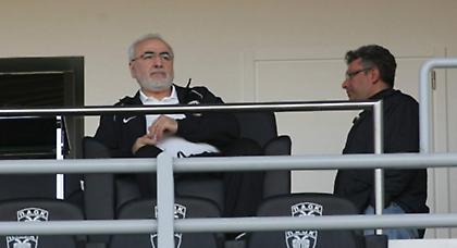 Δεν έχει κανείς εγωισμό να αντιδράσει στις φωνές του Σαββίδη;