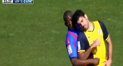 Η κουτουλιά του Ντιέγκο Κόστα (video)